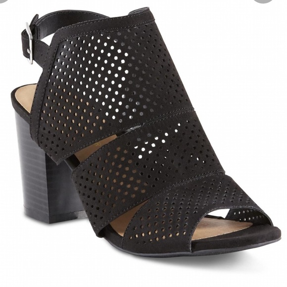 Metaphor Shoes - NWOT Metaphor Trinity style black chunky heel sandals size 9